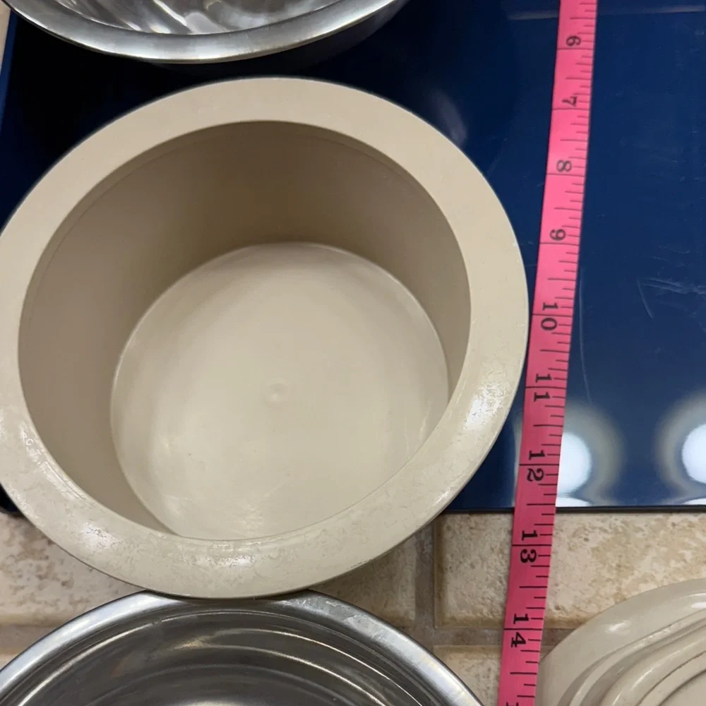 Stainless Steel and Gray dog bowls 4